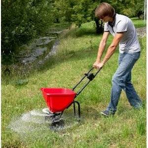 Садовая тележка-сеялка (20 л) оранжевая Садовая тележка-сеялка (20 л) оранжевая