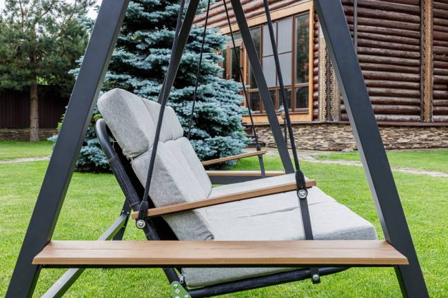 Качели LOAN трехместные из стали Качели LOAN трехместные из стали