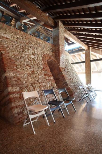 Стул пластиковый складной Compact черный 435х470х775 мм