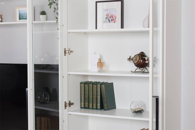 Комод для ТВ-аппаратуры с навесной полкой и широкий сервант Валенсия цвет белый шагрень Комод для ТВ-аппаратуры с навесной полкой и широкий сервант Валенсия цвет белый шагрень