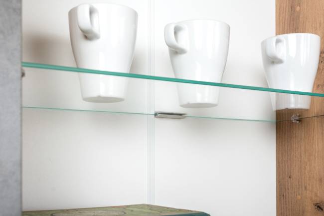 Тумба ТВ Арчи 10.85 цвет дуб крафт золотой/камень тёмный, есть подсветка за стеклом по торцу полки