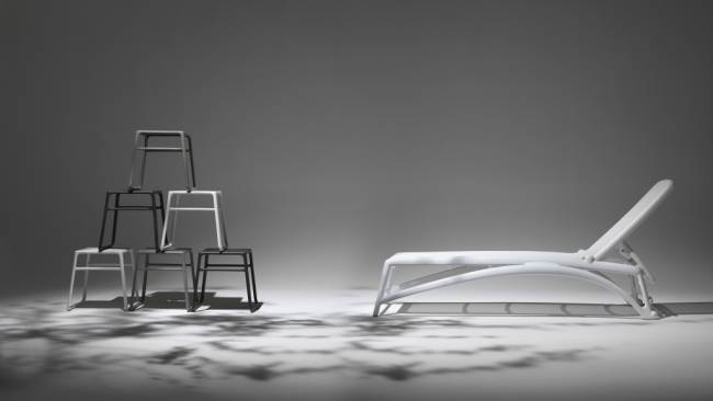 Столик пластиковый для лежака Pop белый 440х395х385 мм