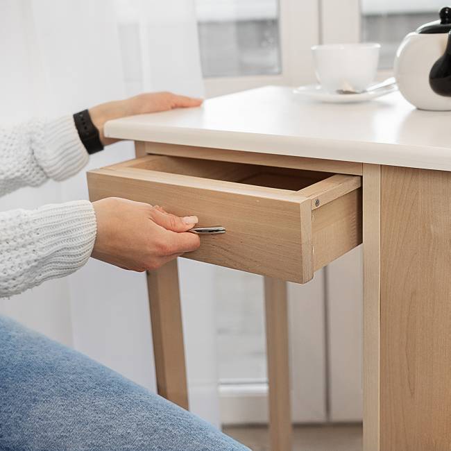 Тумба с табуретом белый/лак Тумба с табуретом белый/лак